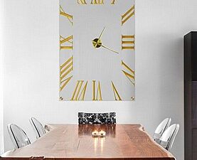 שעון זכוכית מעוצב רקע שקוף